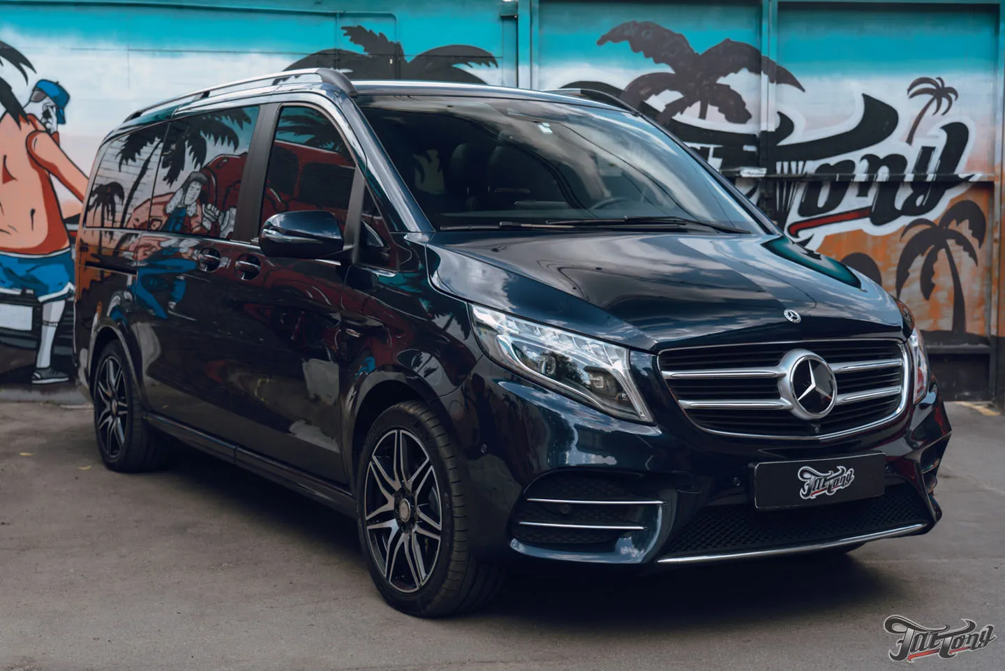 Предпродажная подготовка Mercedes V-class в отделе детейлинга